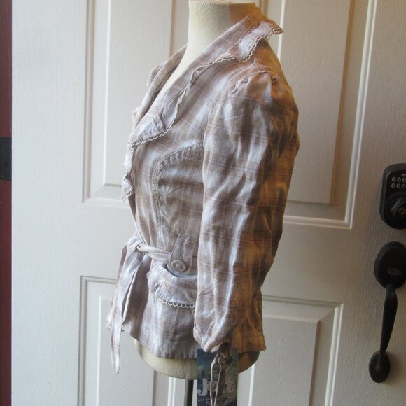NWT Tan and White Plaid Ruffled Peplum Belted Jacket by Jolt Size M - Picture 8 of 15